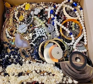 1 Pound Lb Jewelry Lot Vintage & Modern Junk & Wear Resell Together TREASURE BOX - Picture 1 of 19
