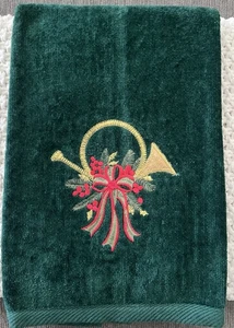 Vintage bestickte Trompete dunkelgrün Weihnachten Handtuch Made in USA - Bild 1 von 5