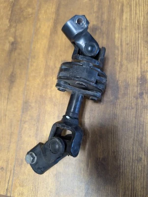 Subaru Forester 2009-2013 columna de nudillo de dirección acoplamiento de junta en U junta en U fabricante de equipos originales Foto 1 de 2
