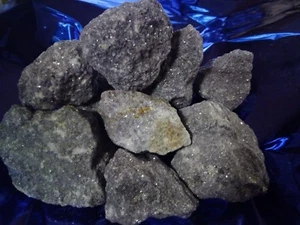 LEPIDOLITE Grezza PURPLE VIOLA Minerali Cristalloterapia Chakra Reiki Zen Energy - Picture 1 of 3