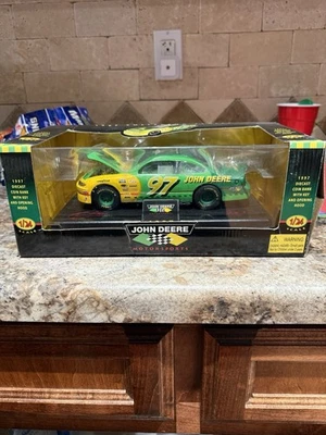 NASCAR John Deere Motorsports Chad Little #97 Diecast Coin Bank-1/24-Nuevo Foto 1 de 4