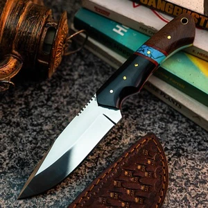 Coltello da caccia Wild Blades 8,6" Full Tang fatto a mano EDC damascato + fodero in pelle - Foto 1 di 12
