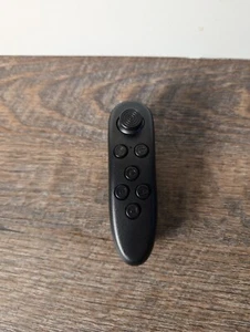 Bluetooth Remote Control for 3D Virtual Reality Headsets - iOS & Android - Black - Picture 1 of 5