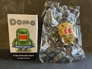 Domo Qee Special Edition Yellow w/ Black Stripes Bee 2” Excellent Condition Read - Picture 1 of 11