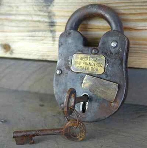 Antique Alcatraz San Francisco Death Row 3" Cast Iron BLACK finish Lock & Keys, - Picture 1 of 3