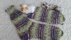 handgestrickte Socken Gr. 38/39 mit Strickelastik im Bund aus Opal Sockenwolle - Bild 1 von 3