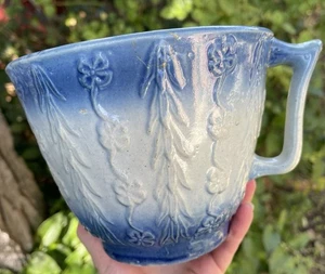 Antique DAISY & SPEARPOINT Blue & White Salt Glaze Stoneware Measuring Cup - Picture 1 of 23