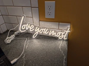 Letrero "Love You Most" USB LED Blanco Neón Boda/Fiesta/San Valentín 15 x 7 pulgadas - Imagen 1 de 10