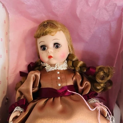 2 baúl Madame Alexander 8” Anne’s Storyland para Newman Marcus Foto 1 de 4