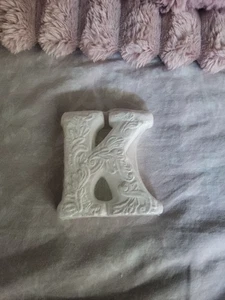 Lettera K Con Disegno Mento Da Dipingere Adorabile Per Un Regalo O Decorazione Per Una Stanza - Foto 1 di 5