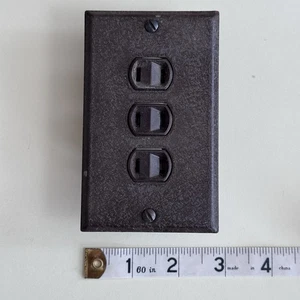 Vtg 3 Plug Triplex 2 Prong Electrical Wall Outlet Non-Polarized Receptacle - Picture 1 of 4