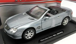 Motormax 1/18 Scale Diecast - 73130SIL Mercedes Benz 500SL Blue Silver - Picture 1 of 3