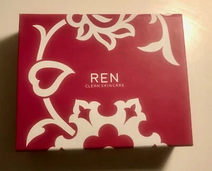 REN CLEAN SKINCARE X12 MINI ROSE 3 PC GIFT SET BODY WASH BATH OIL BODY CREAM NEW - Picture 1 of 2