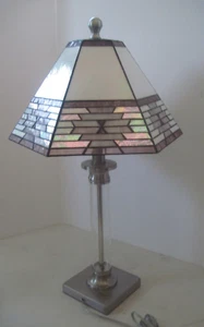 SELTENE GLASMALEREI LAMPE PYRAMIDE TIFFANY STIL SILBER & LAVENDEL IRISIEREND 26" - Bild 1 von 13