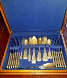 Vintage Wallace Silbergrabtuch 45-teiliges Set mit Etui + Bonus unmarkiert langer Löffel - Bild 1 von 5