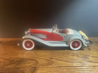 DANBURY MINT 1/24 SCALE - 1935 DUESENBERG SSJ - GREY / RED W/CASE - Image 1 of 2