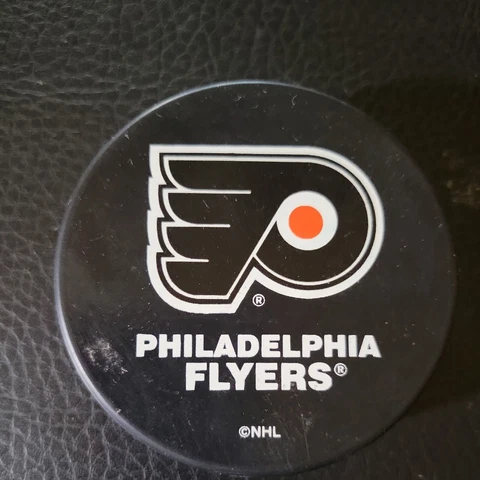 Philadelphia Flyers Commemorative Puck Vintage Cover
