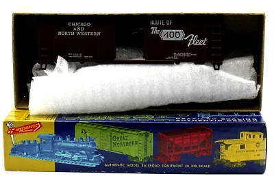 Roundhouse 1055 HO 40' SD Door Box Car Kit CNW NIB (Diecast Frame) No Car # - Image 1 of 2
