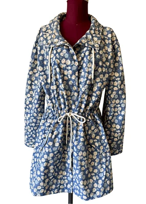 Impermeable Madewell Cuello Volantes Anorak Francés Floral Azul Luna Talla M Con Capucha Ditsy Foto 1 de 4