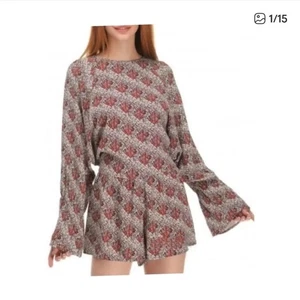 Mameluco Zara Trafaluc Collection Floral Manga Larga XS Blanco Rosa Rojo - Imagen 1 de 9