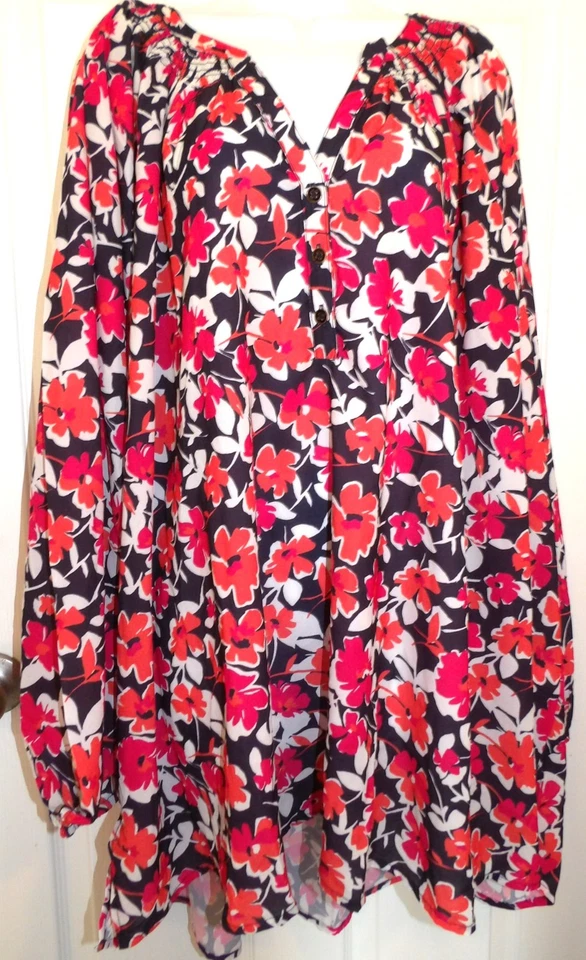 Новый без ЯРЛЫКОВ красный/розовый/белый цветочный принт LIZ & ME LS длиннее назад верх с Smocking - 5 X - Изображение 1 из 1