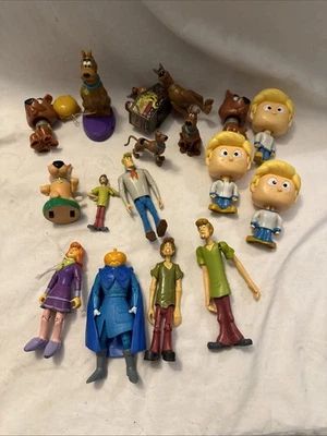 Scooby Doo Toy Action Figures Hanna Barbera 50th Anniversary & Restaurant Toys - Image 1 of 4