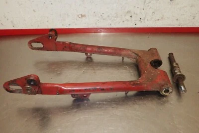 BULTACO MATADOR 250 MODELO 26 BASCULANTE TRASERO BRAZO OSCILANTE EJE PERNO Foto 1 de 4