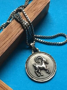 Vintage Pendentif Astrologie Signe Capricorne en Argent et Chaine - Imagen 1 de 3