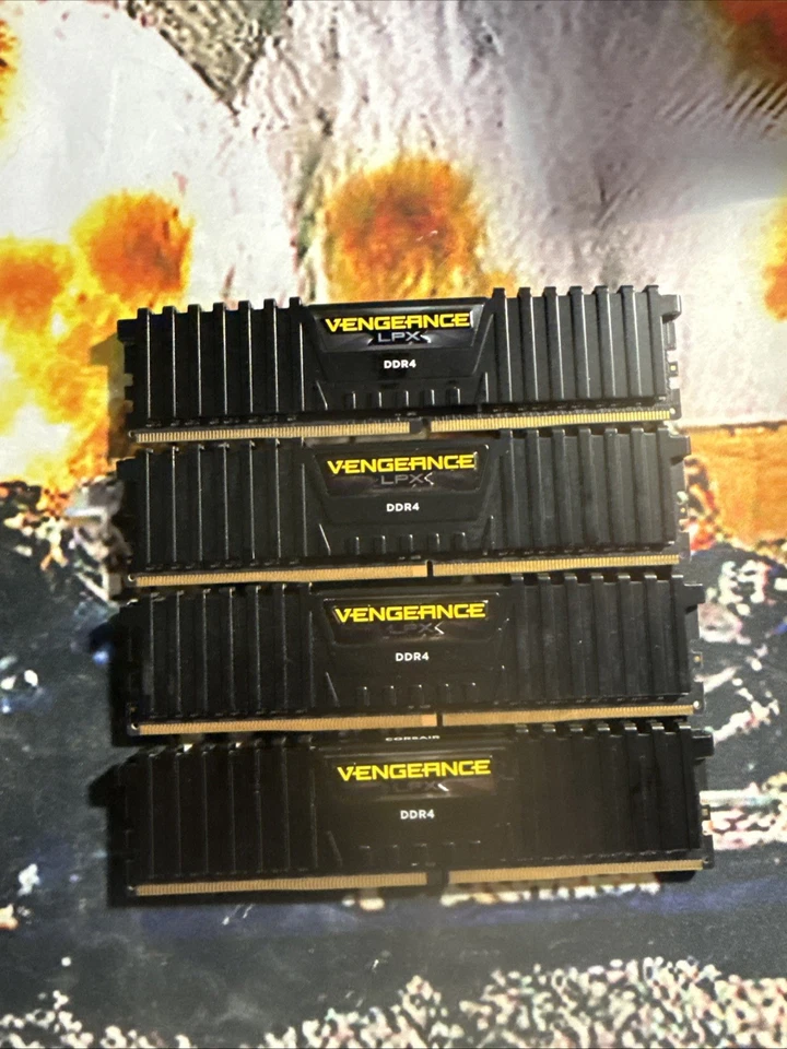 Corsair Vengeance LPX 16GB (4 x 4GB) DIMM DDR4 2400 (PC4 19200) Memory - Image 1 of 1