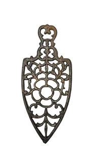 8" Vintage Black Cast Iron Trivet Spade w/Scroll Design Metal Kitchen Decor - Picture 1 of 3