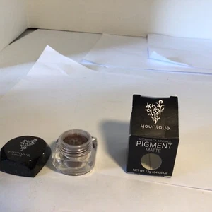 Younique Moodstruck Minerals Pigment Matte (INFATUATO) ombretto colorato 0,04 oz - Foto 1 di 5