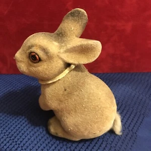 VINTAGE FLOCKED RABBIT FIGURINE NORLEANS JAPAN BROWN BUNNY EASTER ANIMAL - Picture 1 of 4