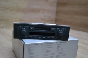 8E0057152C Original AUDI Autoradio Kassette - Bild 1 von 2