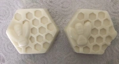 HOMEMADE BY CREATIVEARTLADY Handmade Honey & Goats Milk Soap (Pack Of 2)