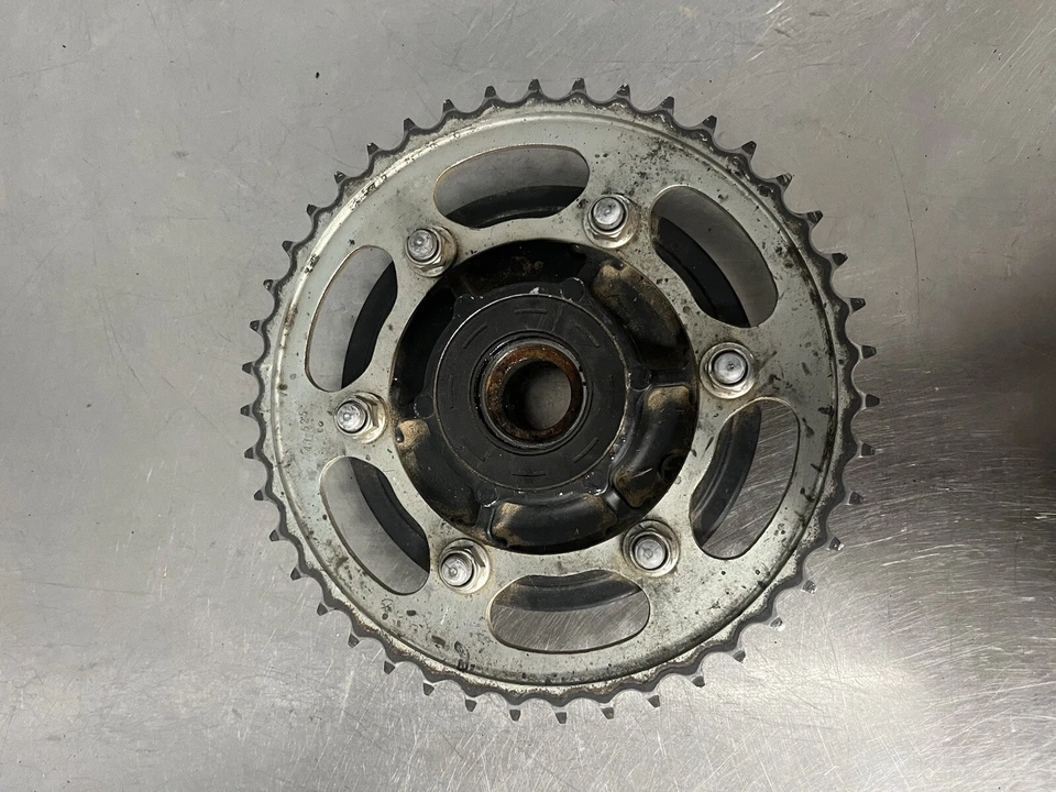 Piñón trasero y soporte Suzuki GSXR 600 750 2011-2023 45 dientes 525 Foto 1 de 3