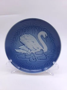 Swan with Cygnets 1976 Bing & Grondahl Mother's Day plate - Picture 1 of 5
