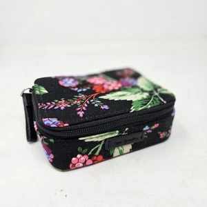 Vera Bradley Reise Pillendose bemalt Winterbeere schwarz pink blau lila - Bild 1 von 9