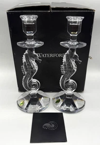 NUOVO set di 2 portacandele Waterford Crystal Seahorse 11-1/4" scatola 158572 - Foto 1 di 11