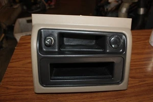 03-06 SILVERADO SIERRA TAHOE CENTER CONSOLE FRONT CUBBY INSERT TRIM PANEL TAN - Picture 1 of 2
