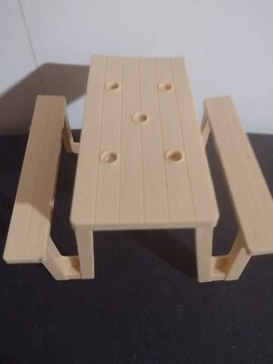 Muñeca Barbie Mattel 2019 barbacoa mesa de picnic mesa patio trasero usada  Foto 1 de 4