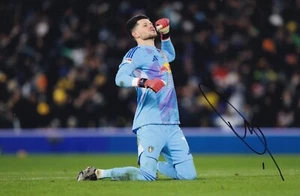 Calcio - Illan Meslier - Fotografia firmata a mano 12x8 pollici - Leeds United - Certificato di autenticità - Foto 1 di 1