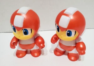 2X Kid Robot MEGA MAN Capcom 3” VINYL PLASTIC FIGURE TOY - Picture 1 of 6