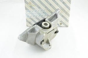 TASSELLO SUPPORTO SOSPENSIONE MOTORE FIAT PUNTO LANCIA YPSILON - FIAT 51753347 - Picture 1 of 5