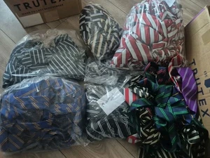 Grande Joblot Di Cravatte, Nuovo - Foto 1 di 5