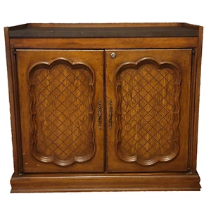 Entryway Sideboard / Bar Cabinet - Picture 1 of 11