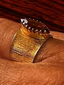 Vintage Costume Jewelry Ring Gold Tone With Amber Marquis Stone Signed SARAH - Picture 1 of 5