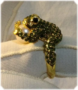 Creature Couture - Goldtone Sparkling Crystal Frog with Faux Pearl  Size 8 Ring - Picture 1 of 10