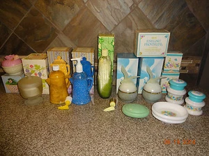 Vintage Lot "A" @ 10 Avon Seifen/Lotion/Beutel/Creme - voll in Schachteln - Bild 1 von 9