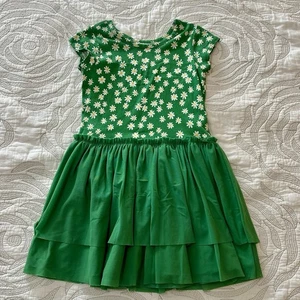 Hanna Andersson Mädchen Stufen Tüll Kleid Grün Gänseblümchen Print Pullover Gr. US5/110 - Bild 1 von 4