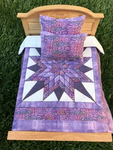 Dollhouse Miniatures bedspread comforter blanket with 2 pillows 1:12 scale #P017 - Picture 1 of 3